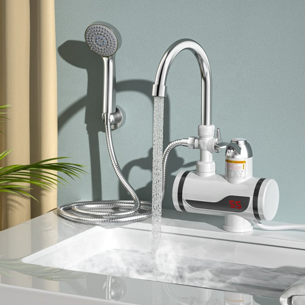 Pipa in tuš z vgrajenim grelcem