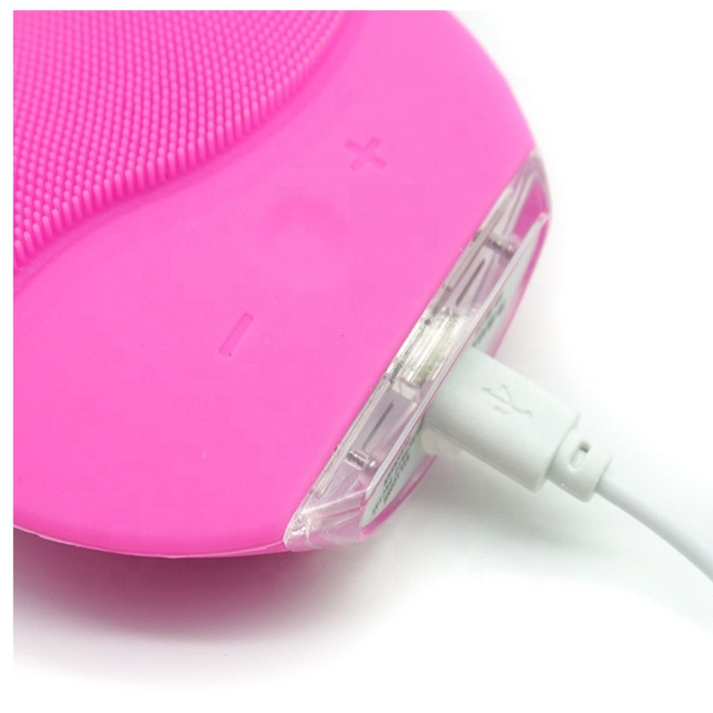 Naprava za čiščenje in masažo obraza